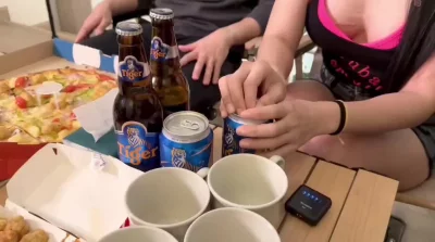 啤酒烤肉越喝越癫对换女友互操