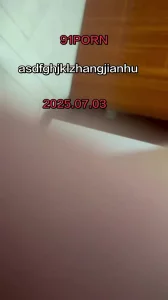 干巴的前女友，不知道怎么回事年纪也不大，也还挺紧，还有和她做爱的视频